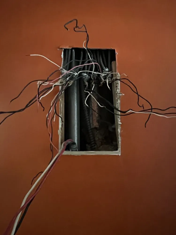 Slide of Dakis Contracting