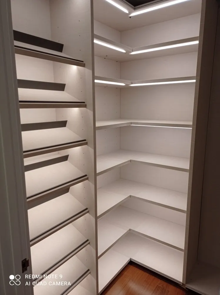 Slide of Damian Handyman General contractor