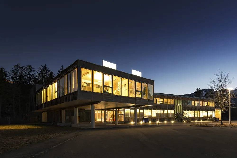 Slide of Damyans Electric