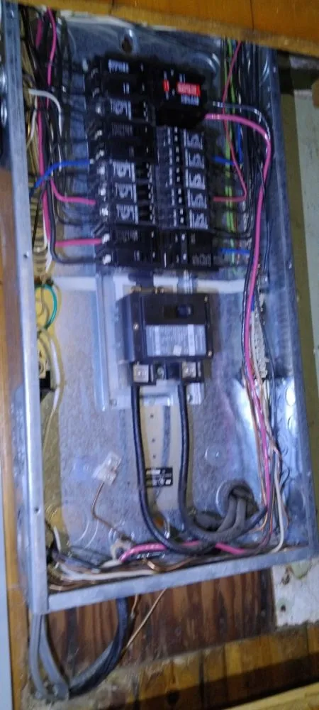 Slide of Dan & Gloria's Electrical Services