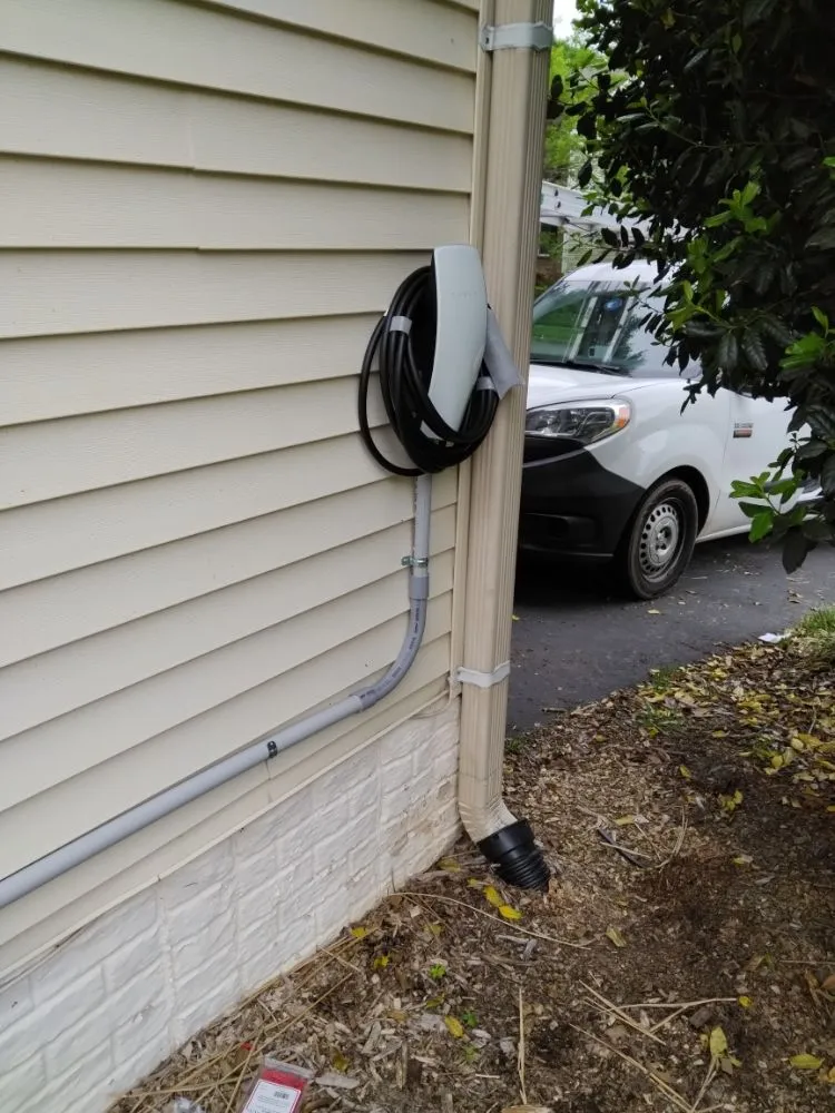 Slide of Dan & Gloria's Electrical Services