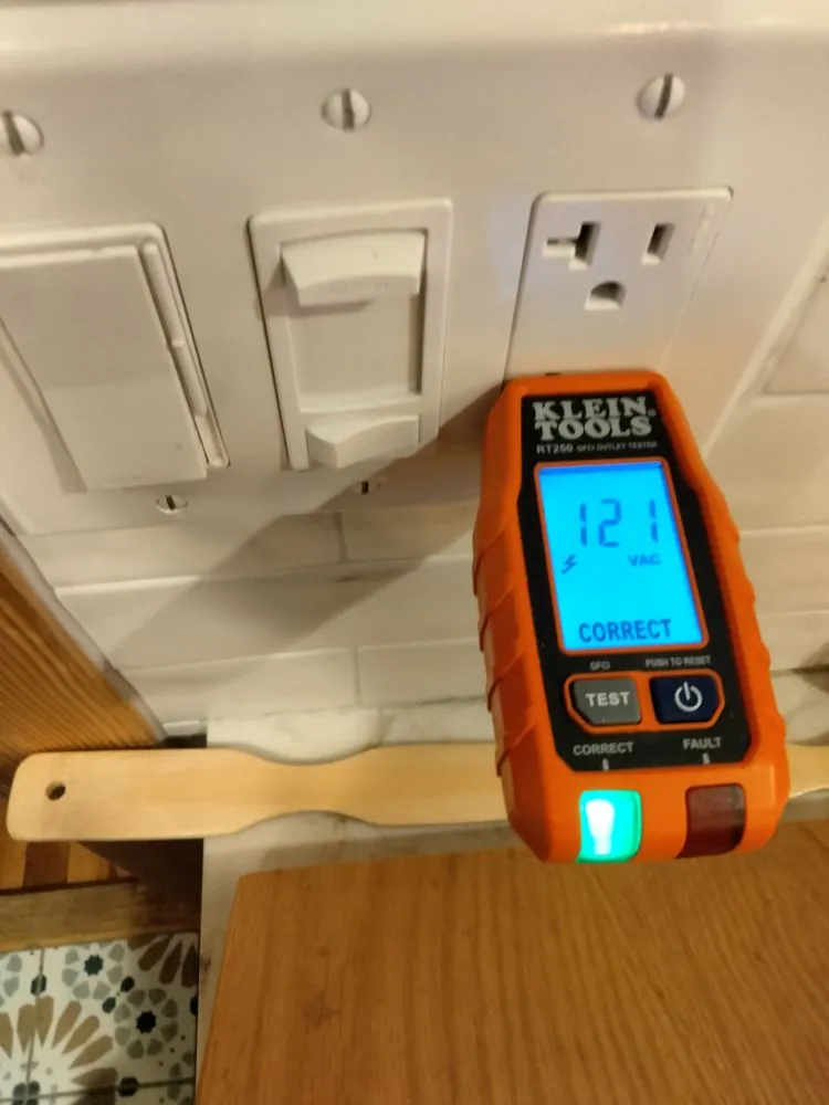 Slide of Dan Blount Electric