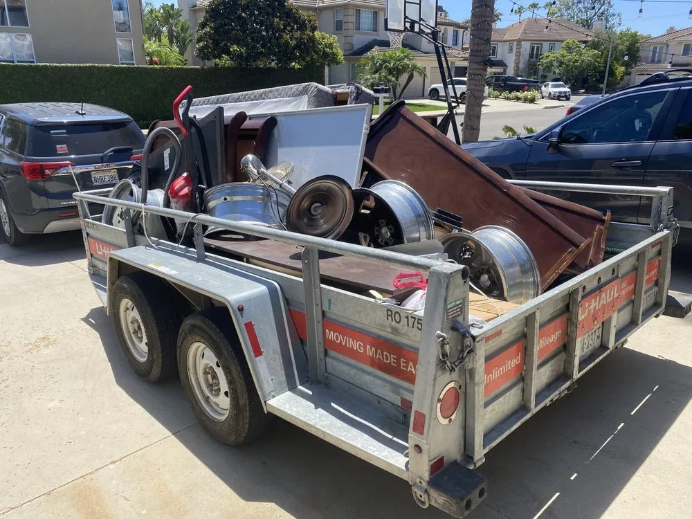 Slide of Dan The handyman and junk removal