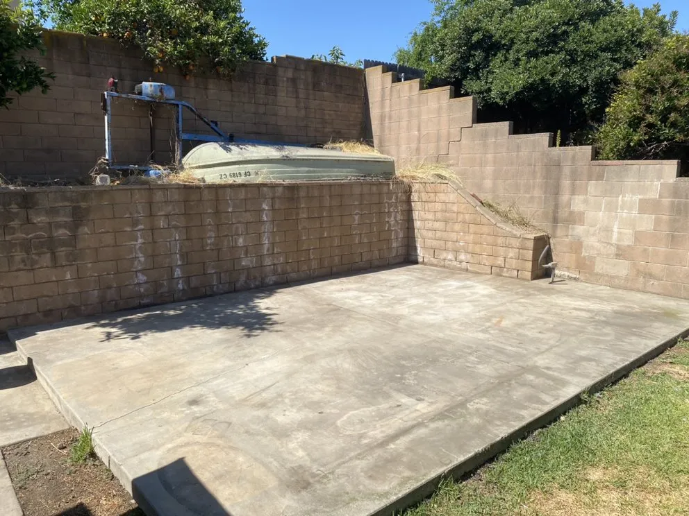 Slide of Dan The handyman and junk removal