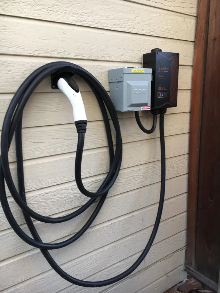 Slide of Dang Electrical Services