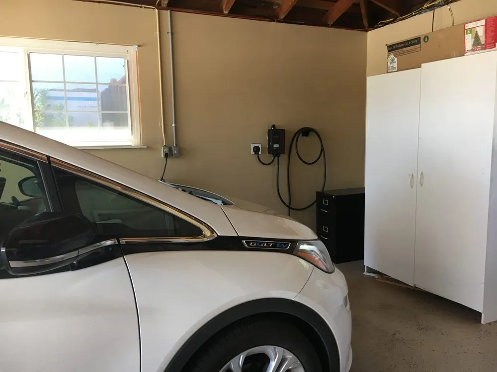 Expert electrical service for homes in emergency electrical service,  by 