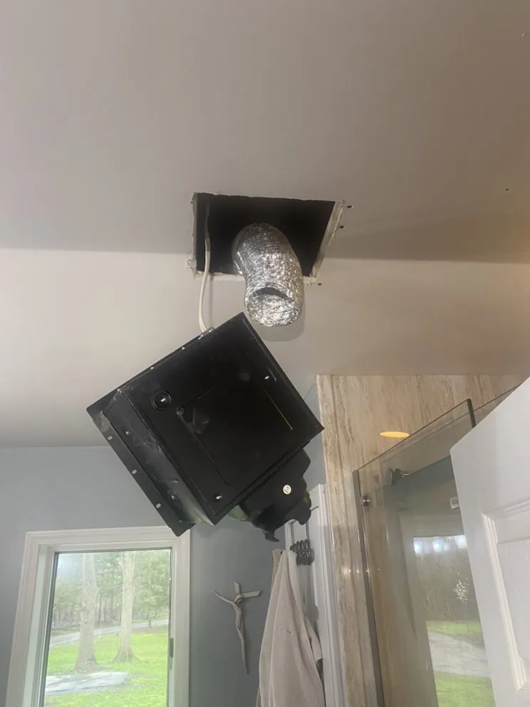 Licensed electrician providing emergency electrical service in ,