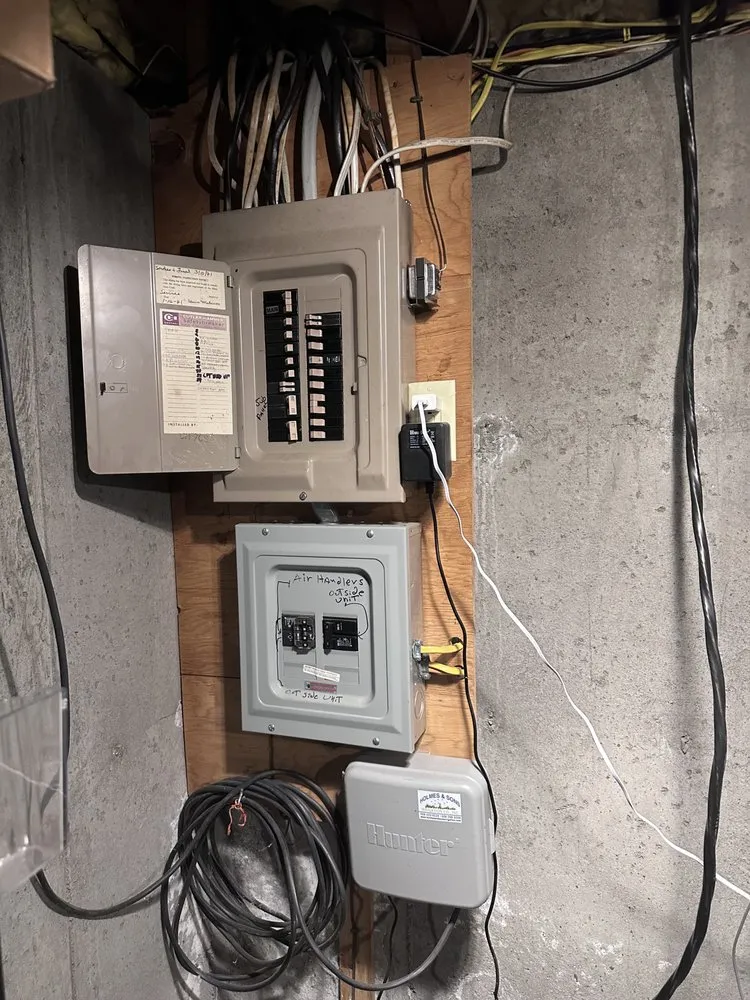 Slide of Daniel Sinclair Electrician