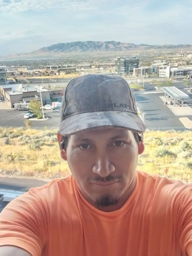 Slide of Danielito's Electric Handyman services