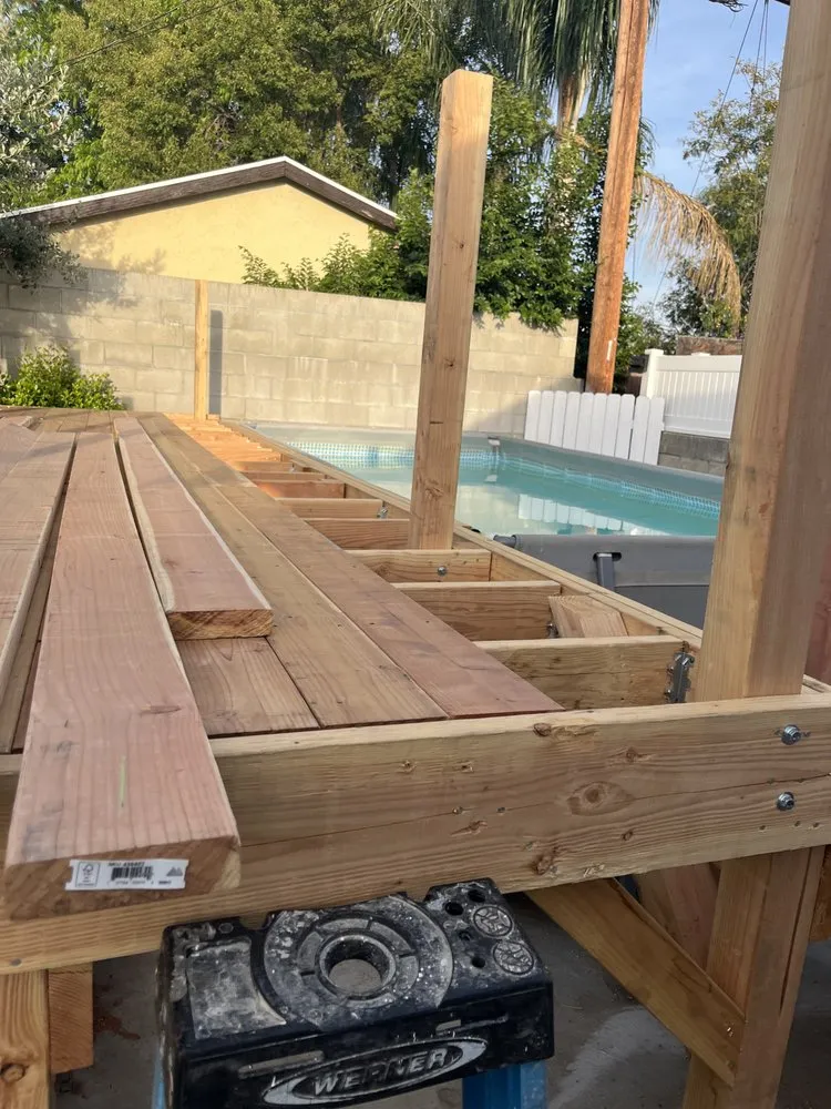 Professional electrician providing electrical repair in , 