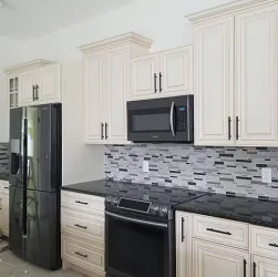 Slide of Danilos Handyman Service