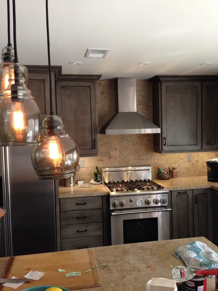 Reliable electrician providing wiring installation in , 