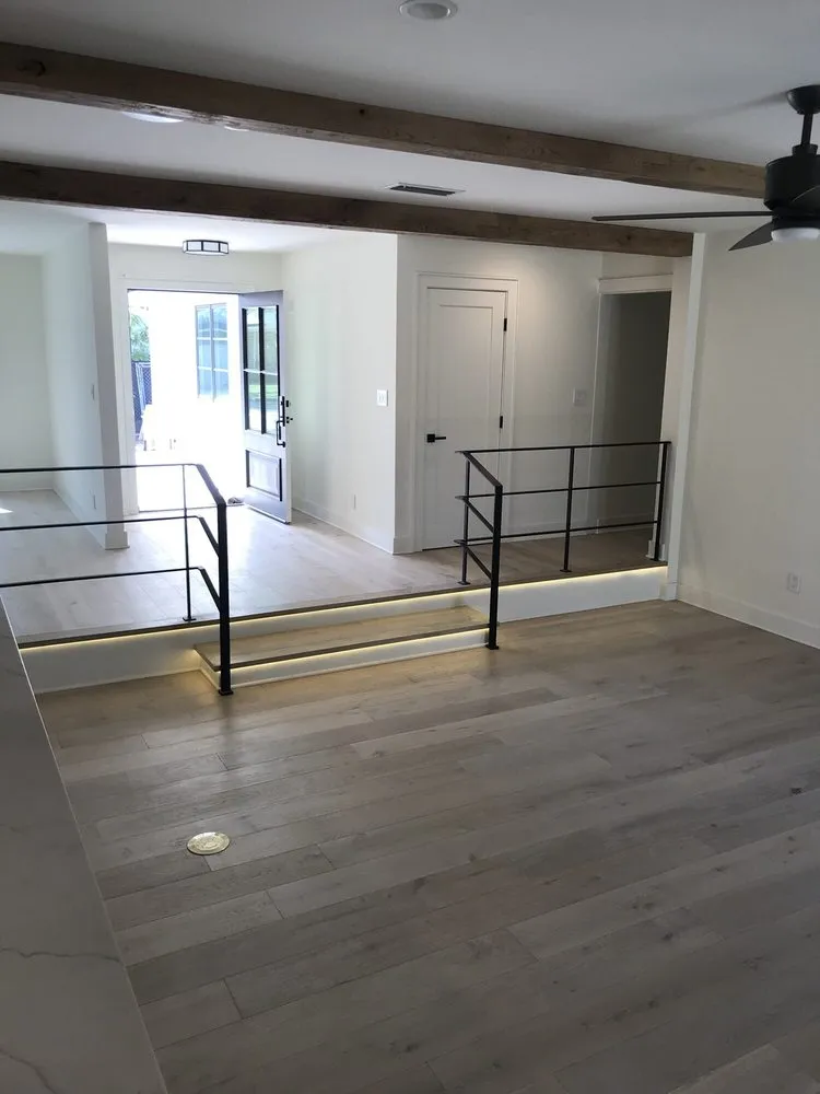 Slide of Danny Larderuccio Electric