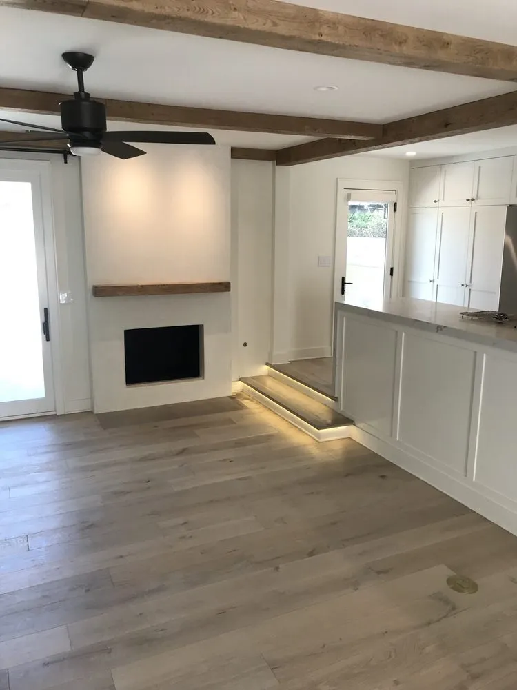 Slide of Danny Larderuccio Electric