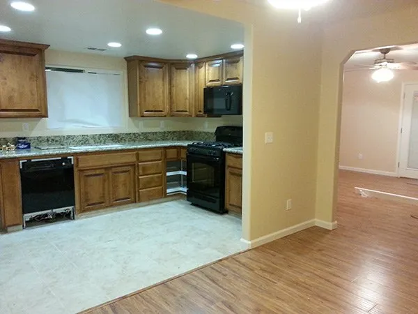 Professional electrician providing electrical repair in , 