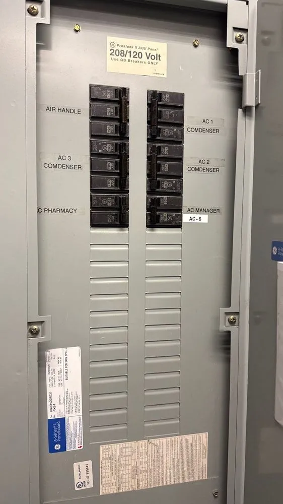 Licensed electrician providing panel upgrade in Lake Ariel, PA - Danson Heights Service
