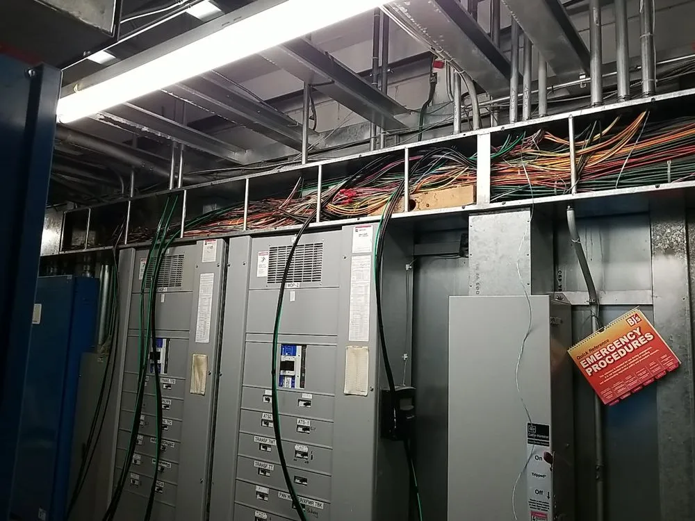 Emergency electrician providing emergency electrical service in Lake Ariel, PA - Danson Heights Service