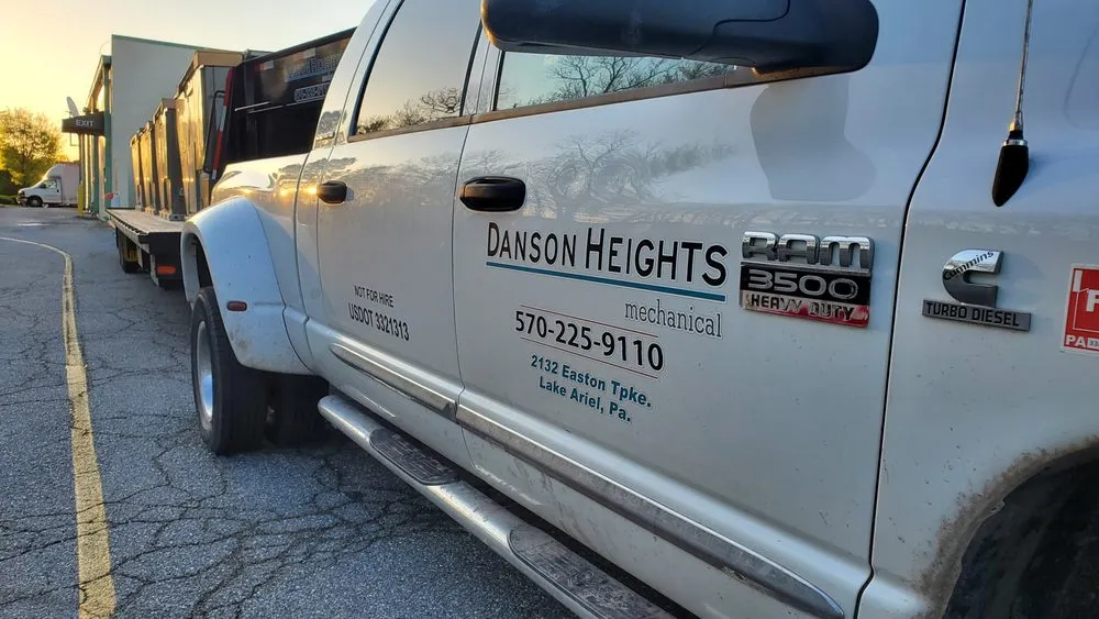 Affordable electrician providing circuit breaker repair in Lake Ariel, PA - Danson Heights Service