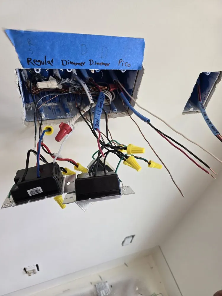 Slide of Darckube Electric