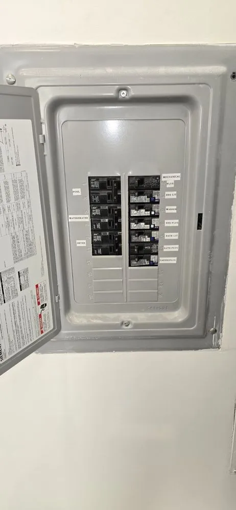 Slide of Darckube Electric