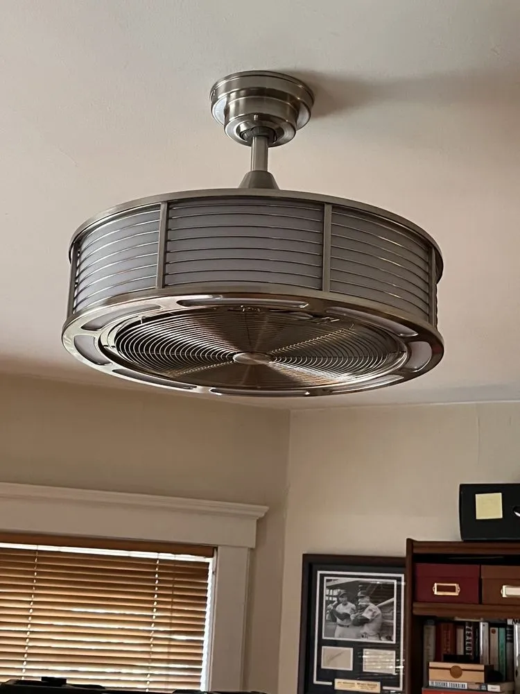 Slide of D'arinzo Electric & Contracting