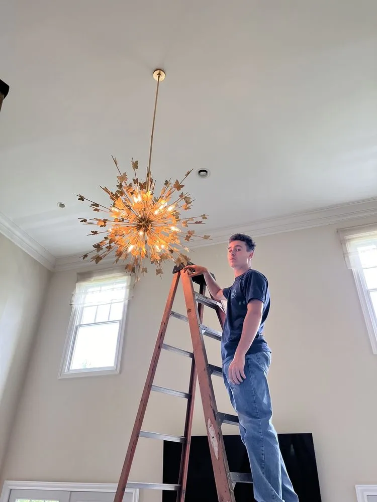 Slide of D'arinzo Electric & Contracting