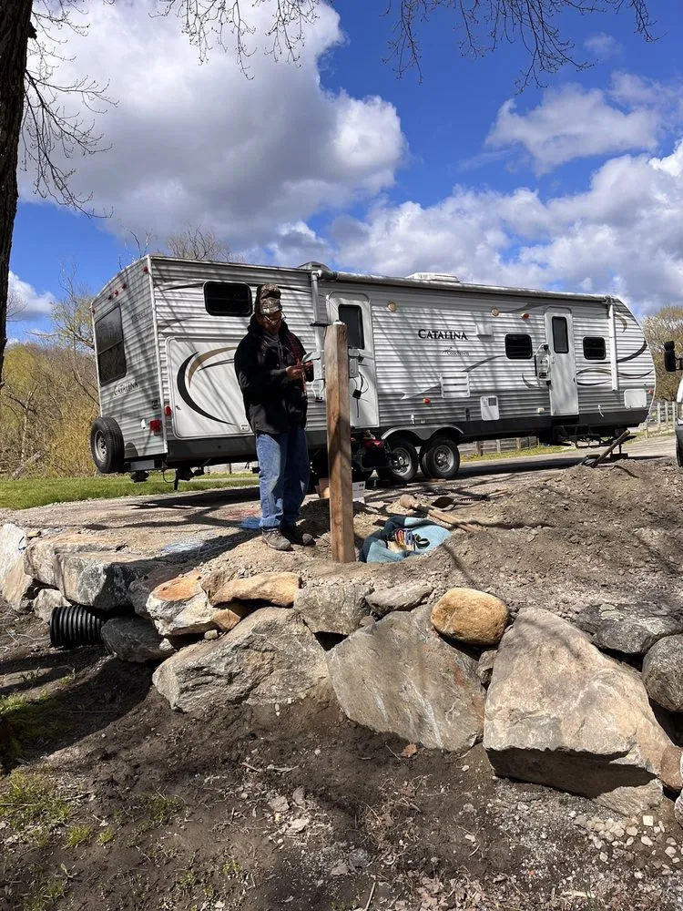 Slide of D'arinzo Electric & Contracting