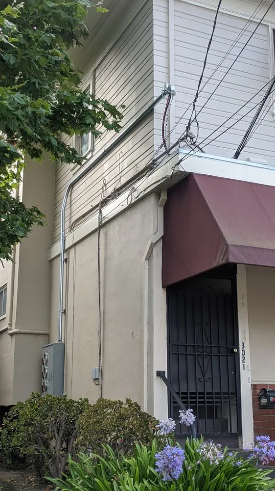 Slide of Darius Kraus Electric