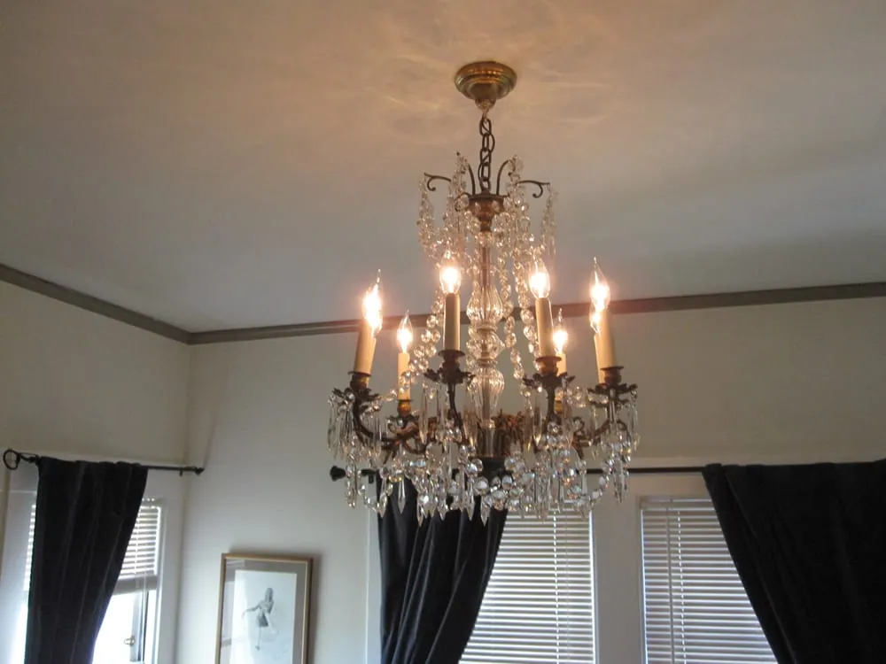 Slide of Darius Kraus Electric