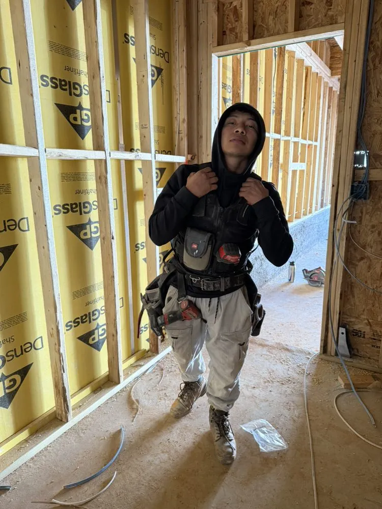 Licensed circuit breaker repair in ,  by Darwin Guzman Electric