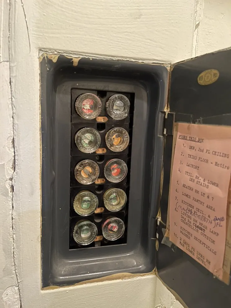 Slide of Daryl Carter's Electrical Services