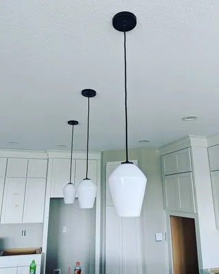 Dash Emergency Electrician Logo