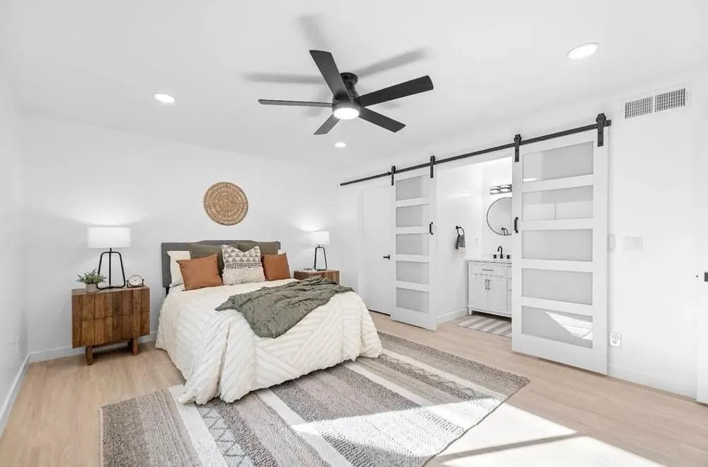 Slide of Dash Handyman