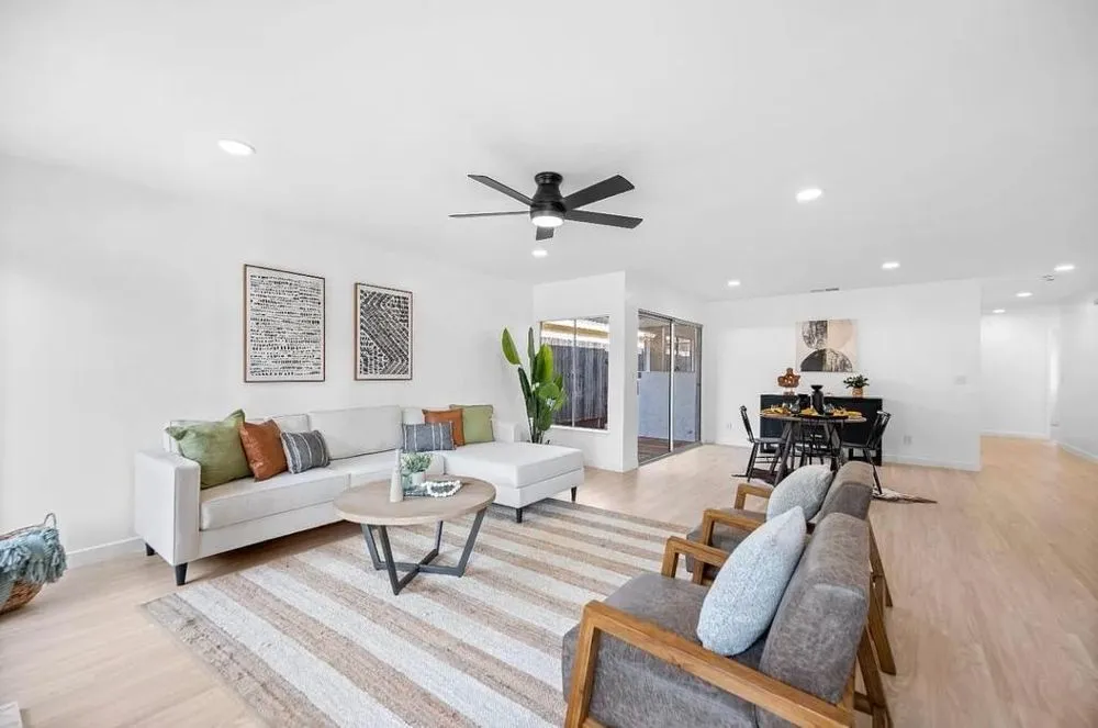 Slide of Dash Handyman