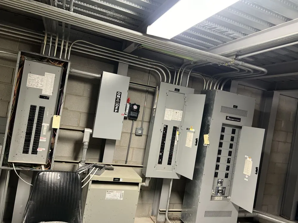 Slide of Dave Electric