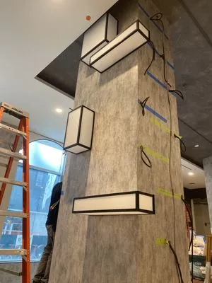 Dave’s Electric Logo