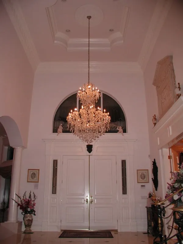 Slide of Dave's Lighting & Electrical