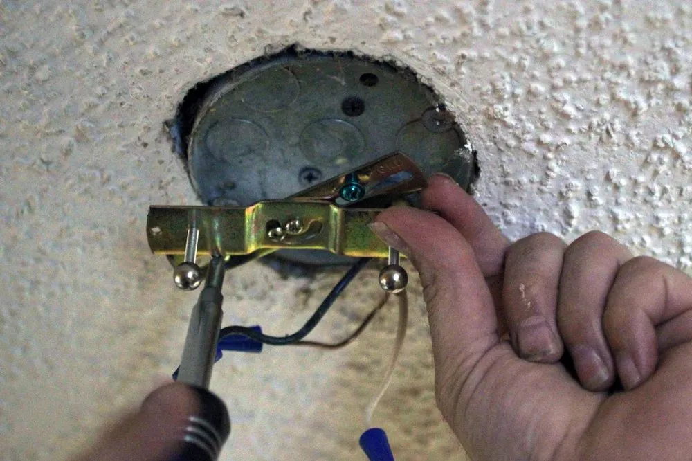 Slide of Dave's No Shock Electric