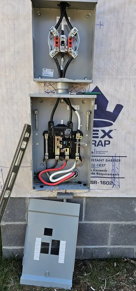 Affordable electrician providing electrical repair in , 