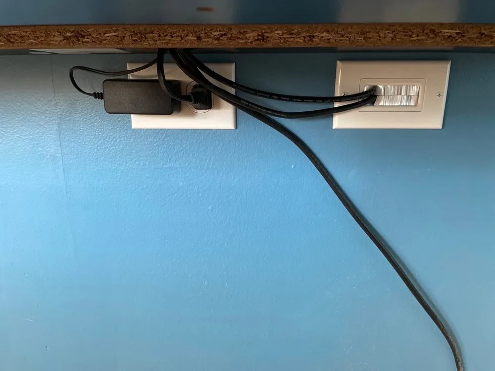 Slide of Davis Electric & Systems