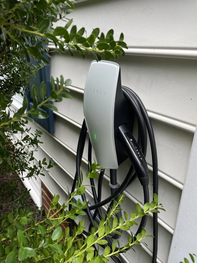 Expert circuit breaker repair in Ruther Glen, VA by Davis Electric and Home Automation