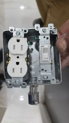 Day Light Construction Logo