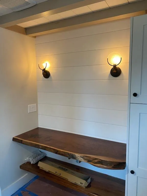 Slide of D.B. Lunt Electrical Contractors