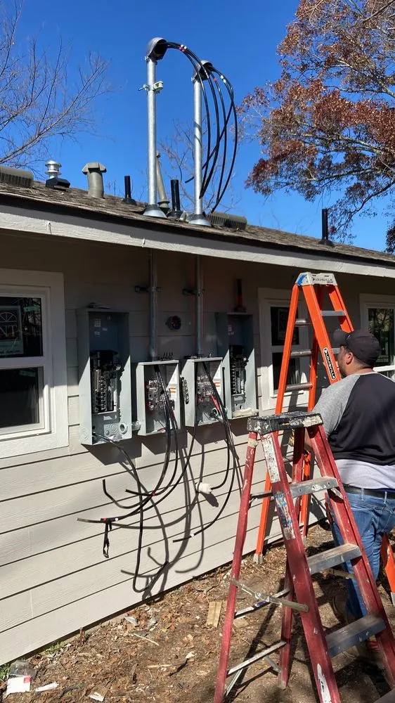 Expert lighting installation experts serving Niederwald, TX - Dbr Electric
