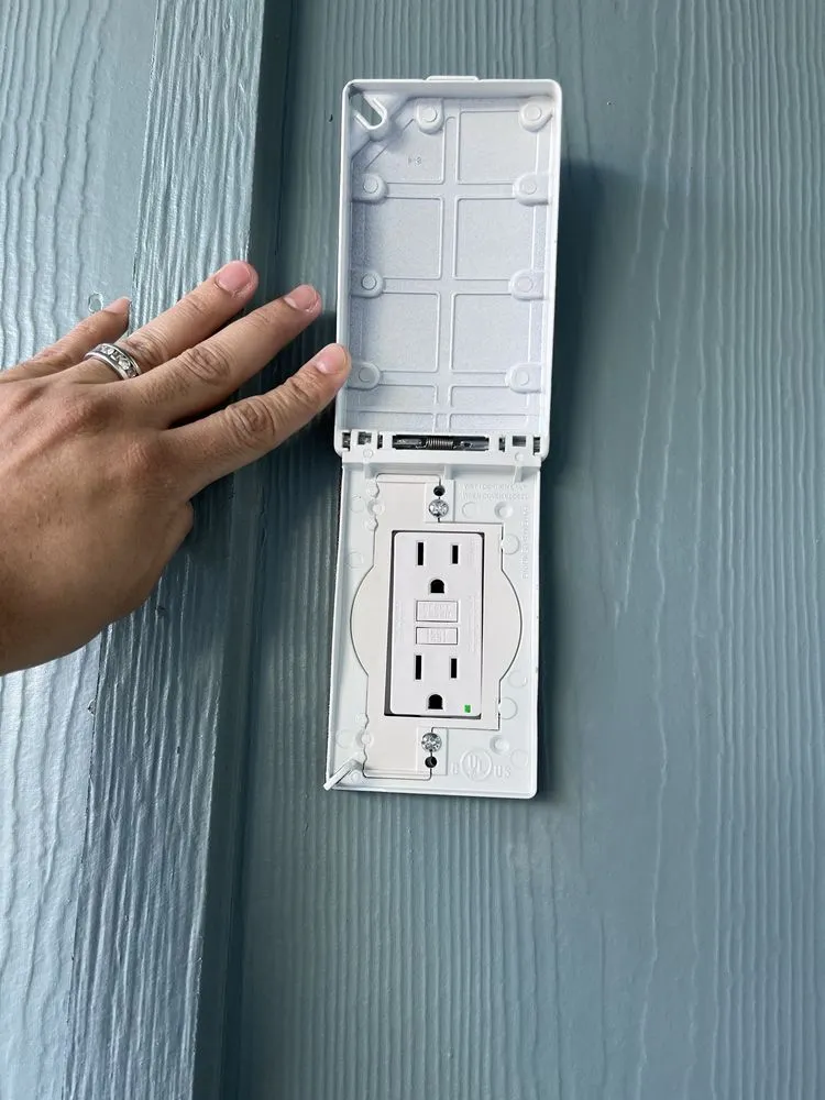 Affordable electrician providing outlet and switch repair in Niederwald, TX - Dbr Electric