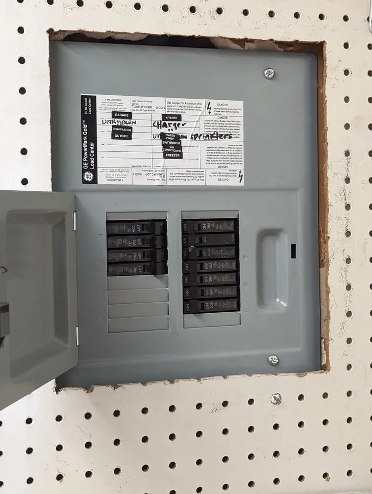 Trusted electrician providing electrical repair in Niederwald, TX - Dbr Electric