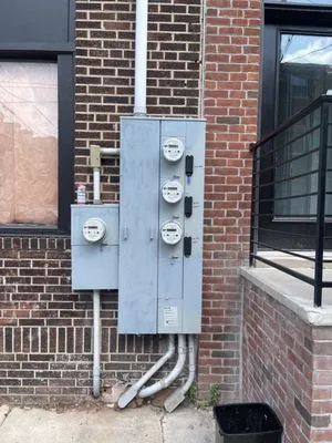 DC Electric & Services Logo