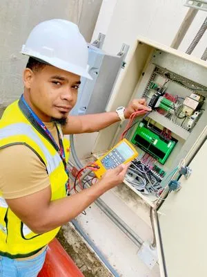 DCM Electrical & Hvac Mantenance Service Logo