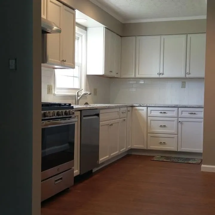 Certified electrician providing lighting installation in , 