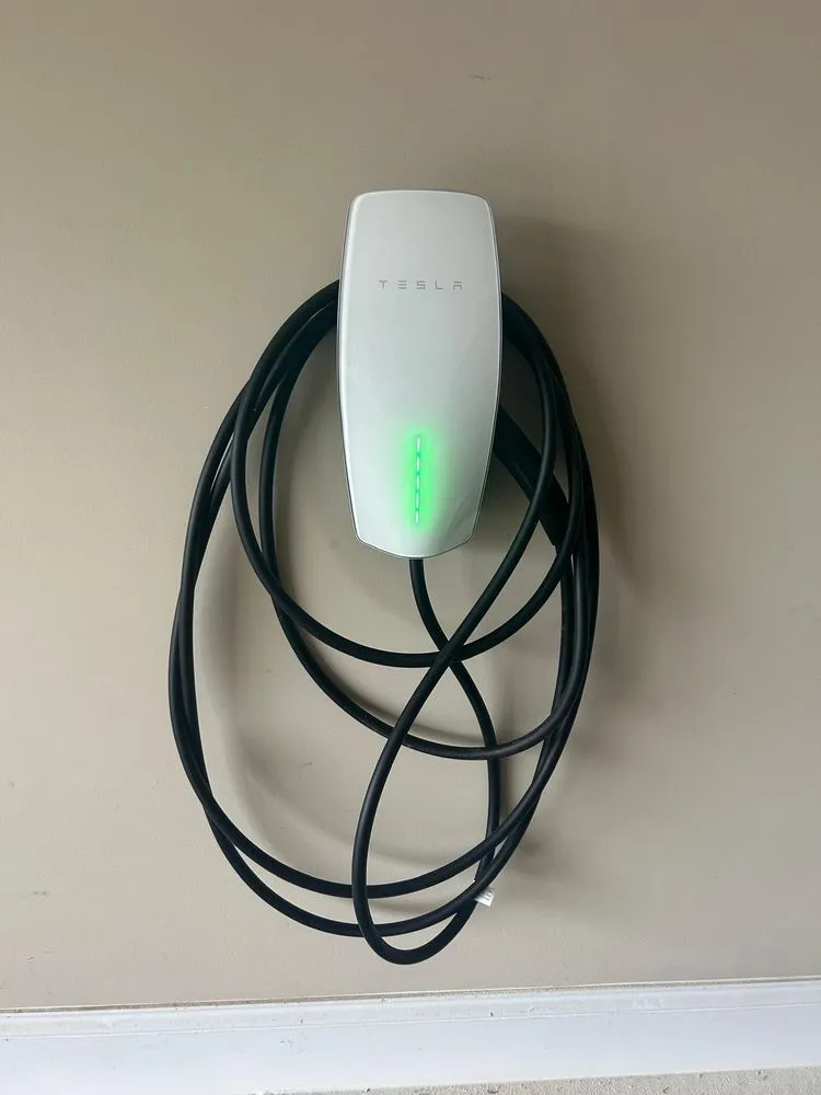 Slide of D&D Electric